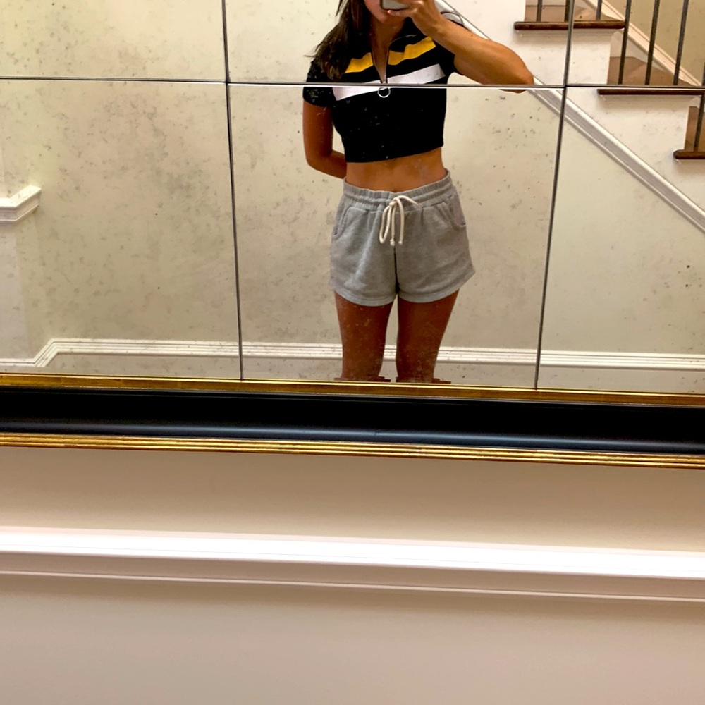 Black stripey zip up crop top